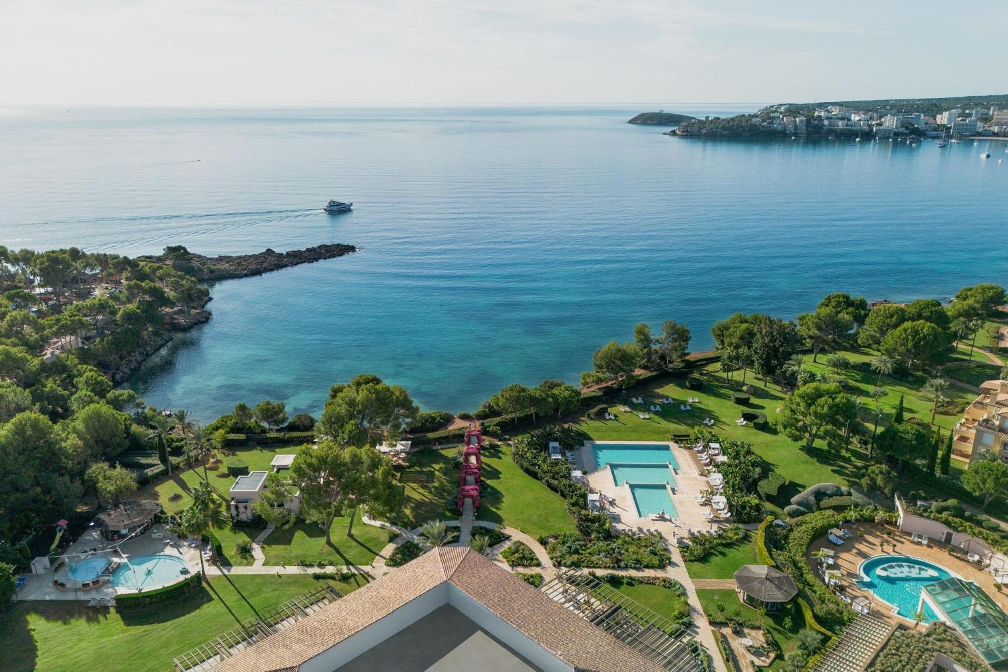 The St. Regis Mardavall Mallorca Resort Palmanova Dış mekan fotoğraf