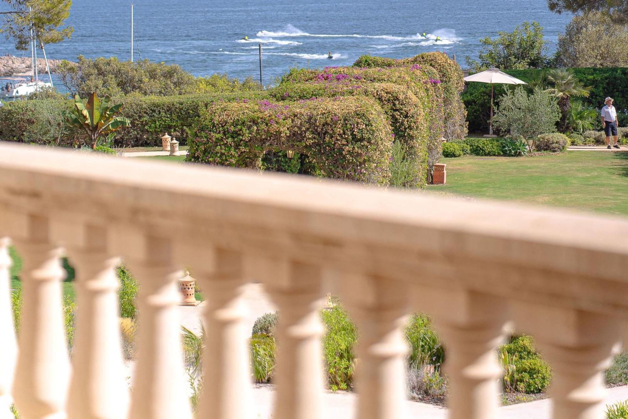 The St. Regis Mardavall Mallorca Resort Palmanova Dış mekan fotoğraf